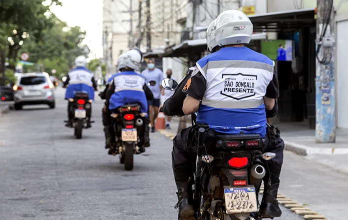 Policiais da operação São Gonçalo Presente reforçam segurança nas ruas da cidade