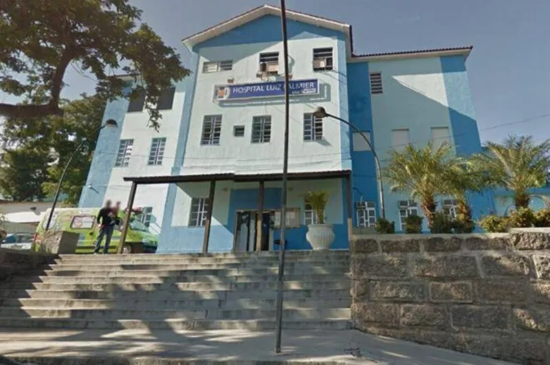 Um casa desabou no Jardim Catarina e mulher foi levada para o Hospital Luiz Palmier