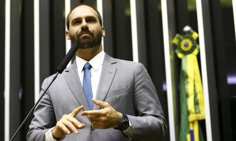 Eduardo Bolsonaro emplacou padrinho de casamento no governo