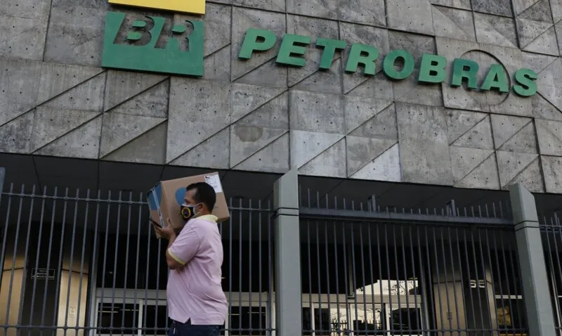 Petrobras afirmou que "não antecipa decisões de reajustes"