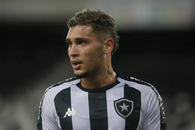 Vínculo entre Botafogo e Navarro se encerra em dezembro deste ano