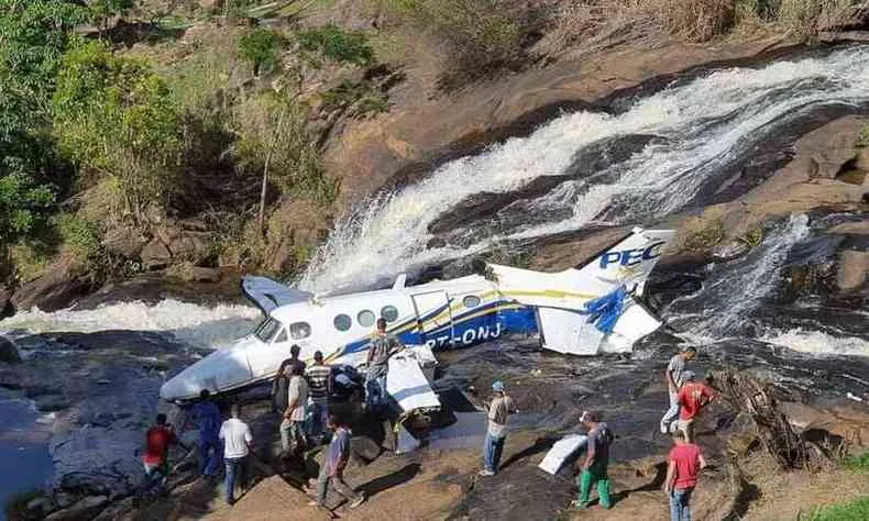 Avião caiu na última sexta-feira (5)