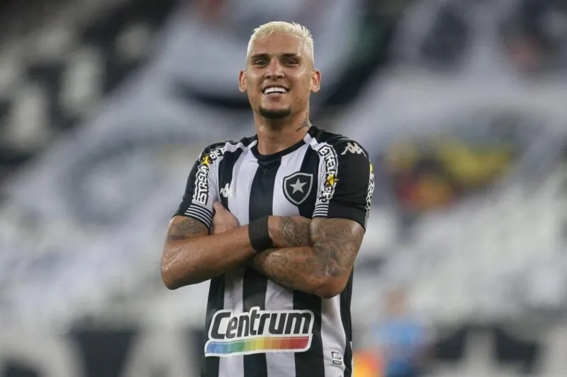 Rafael Navarro foi o artilheiro do Botafogo na Série B de 2021