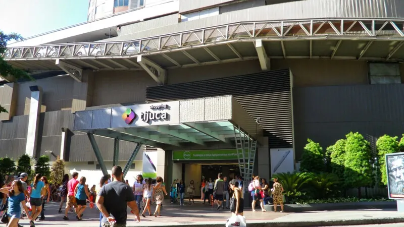 Criminosos roubaram joalheria no Shopping Tijuca