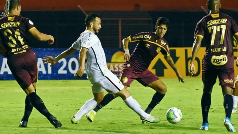No primeiro turno, na Ilha do Retiro, o Fluminense bateu o Sport por 2 a 1