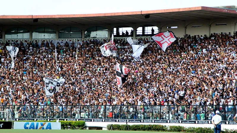 Mirando a Série A, Vasco tem duelo decisivo contra o Coritiba