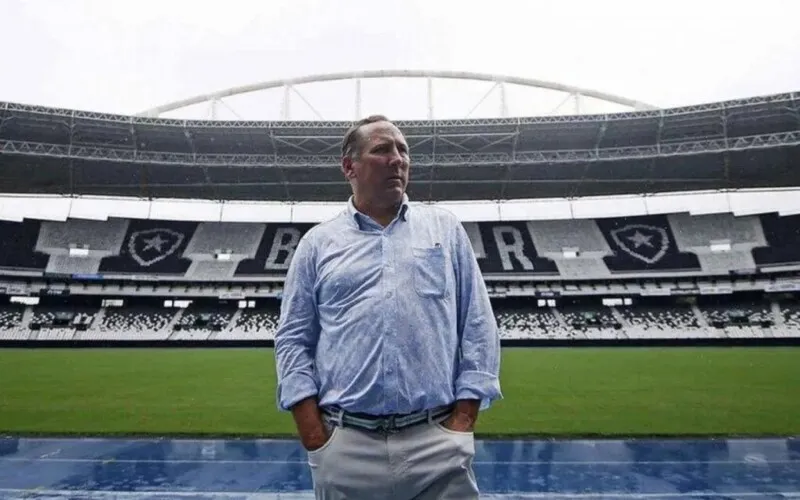 Textor chegou a considerar algumas mudanças no estádio, porém não viu maneiras de executar