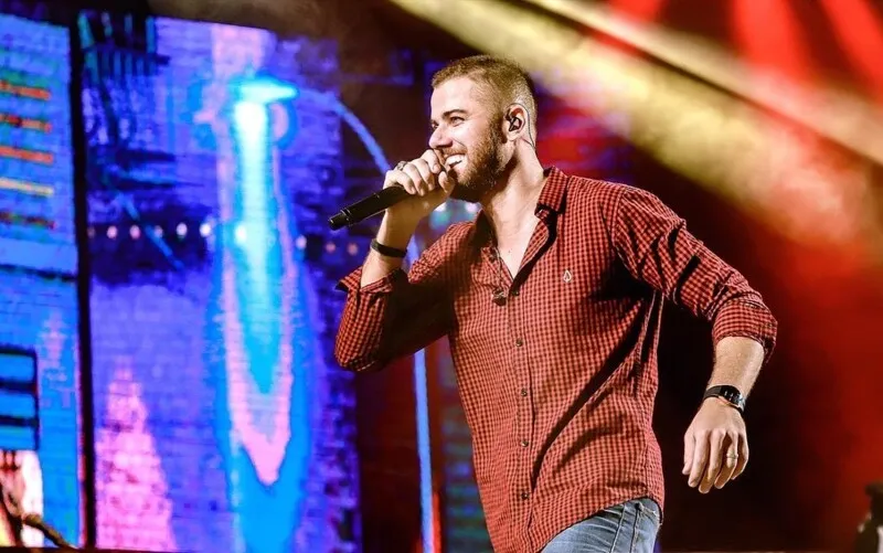 Zé Neto fraturou três costelas e teve shows cancelados