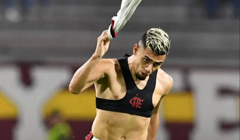 Andreas retorna ao Manchester United após temporada no Flamengo