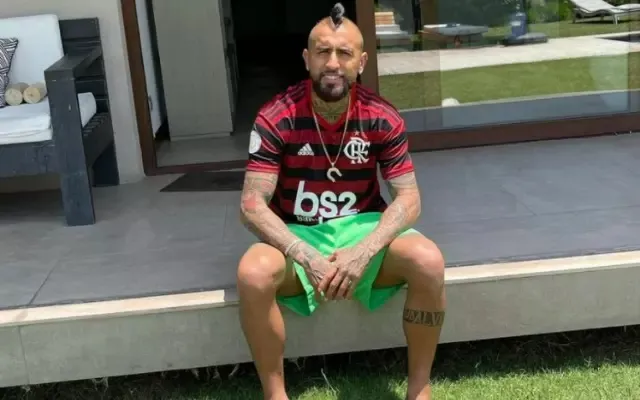 O meia chileno já expressou sua vontade de jogar pelo clube diversas vezes