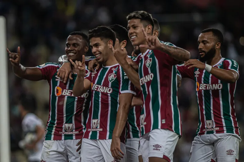 Com  goleada, torcida fez a  festa no Maracanã