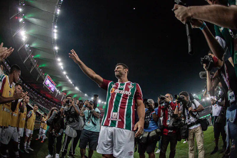 Artilheiro se despediu, com Maracanã lotado