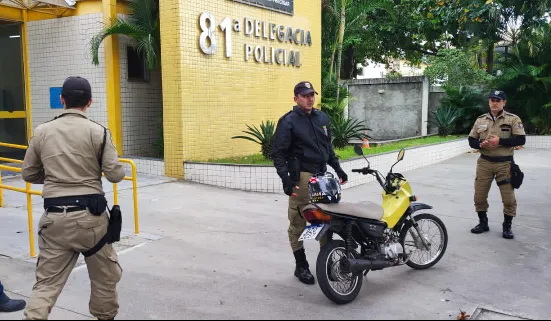responsável pela motocicleta foi conduzido a 81° DP (Itaipu) onde prestou depoimento e, após, foi liberado