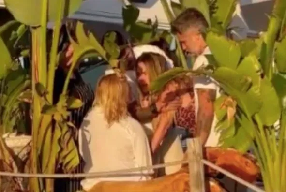 Atriz estava com o marido e os filhos em Portugal
