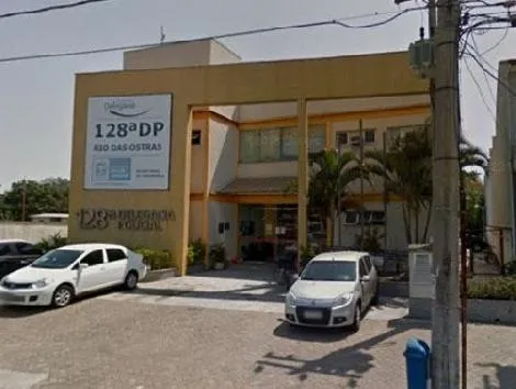 Contra ele foi cumprido um mandado de prisão