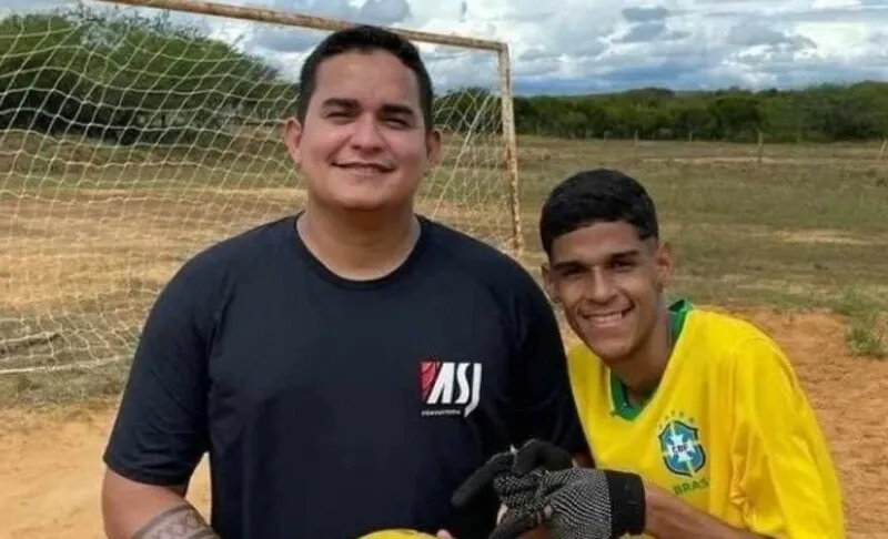 Hiran de Santana Alves, famoso influenciador do Instagram conhecido como Luva de Pedreiro, e seu ex-empresário Allan Jesus