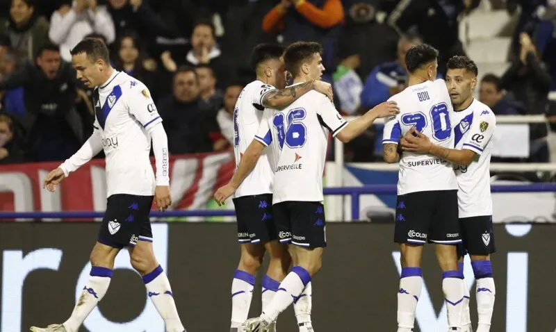 O Vélez chegou à partida decisiva em situação confortável, após superar o Talleres na ida por 3 a 2 jogando em casa