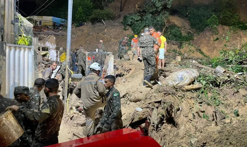 Sobe para 127 o número de morto após chuvas em Pernambuco