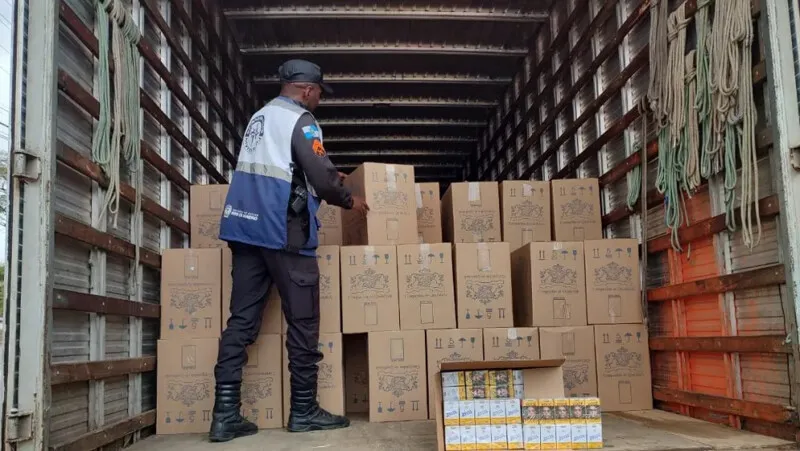 Agentes da Operação Foco apreenderam material na BR-040