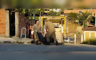Homem mata pai e mãe com golpes de marreta em São Gonçalo