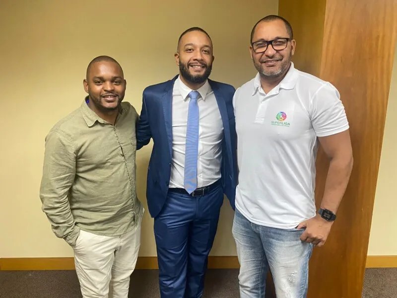 Da esquerda para a direita, Flávio França, Pedro Silva e Clayton Ferreira