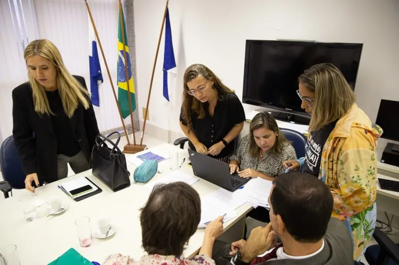 Processo foi feito em reunião conjunta com com representantes regionais dos profissionais da área