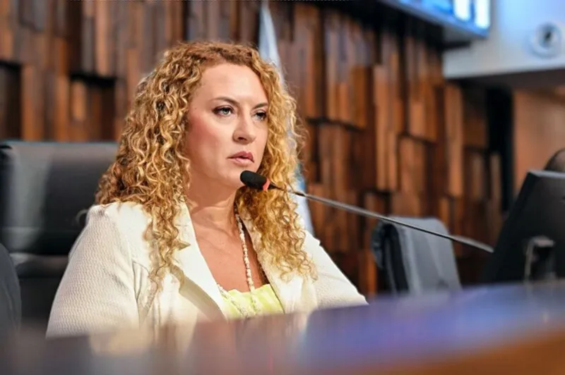 A parlamentar petista afirmou ainda que houve constante interrupção do fornecimento de água