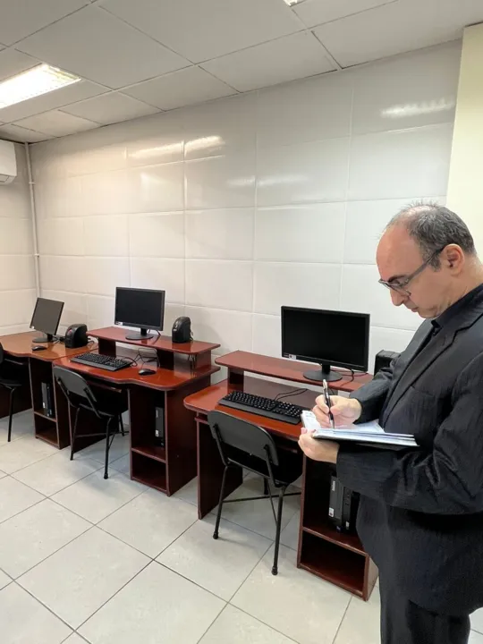 Nesta quinta-feira (13/07), representantes da Procuradoria Geral do Trabalho (PGT) estiveram na sede da associação, no Fonseca, para fazer a certificação dos equipamentos