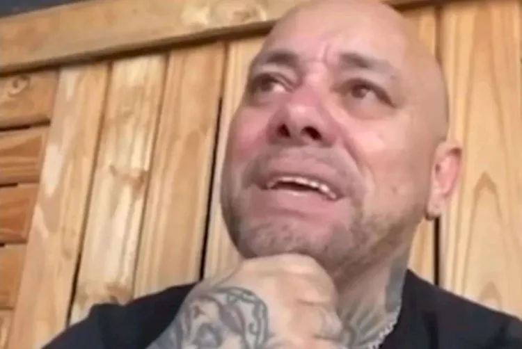 Bradley estaria planejando deixar o país