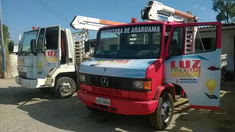 Caminhões trabalham de segunda a sexta, das 14h às 22h
