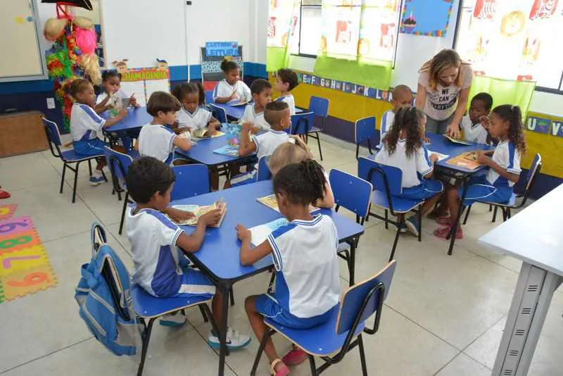 Para quem não tem acesso à Internet, a prefeitura vai disponibilizar polos de atendimento