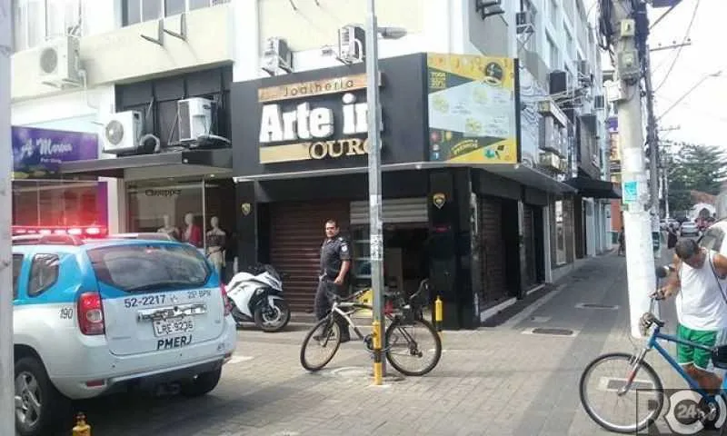 Segundo os proprietários da joalheria, o prejuízo com o roubo chegou a cerca de R$ 50 mil