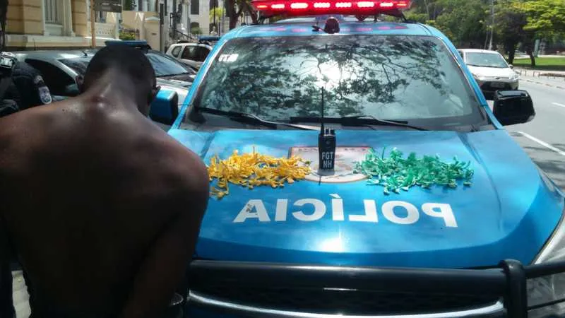 Menor ainda tentou fugir, mas acabou capturado pelos PMs
