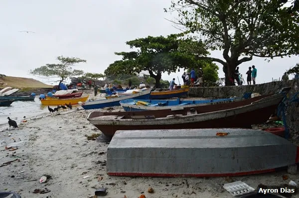 Prefeitura recolheu barcos e levou para a Guarda Marítima