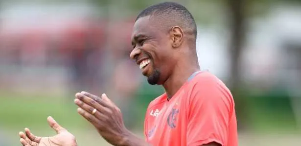 Juan, de contrato renovado, encara o ‘Furacão’ no domingo, dia 4