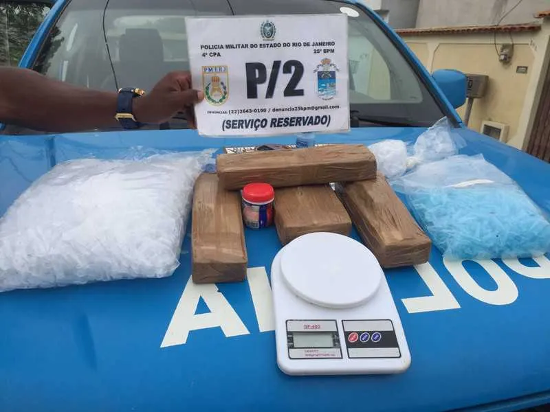 A maconha foi encontrada junto com duas mil cápsulas vazias para a endolação de drogas