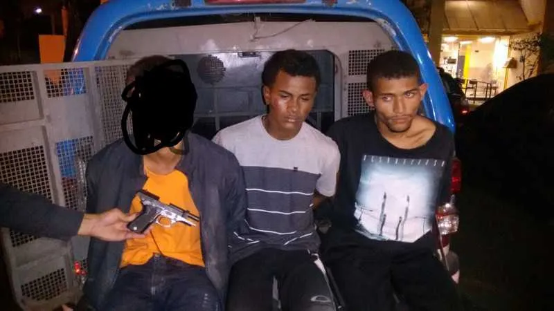 Imagem ilustrativa da imagem Trio rouba carro, mas acaba preso após perseguição e confronto em SG