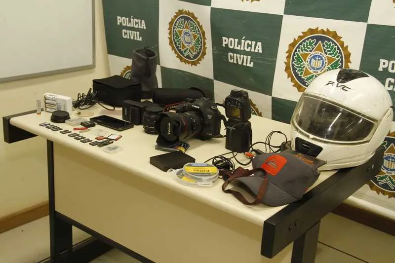 Imagem ilustrativa da imagem Dupla é presa ao tentar vender produto de roubo