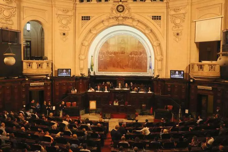  Plenário da Alerj começa votação das medidas enviadas pelo governador Luiz Fernando Pezão para conter a crise no Estado

