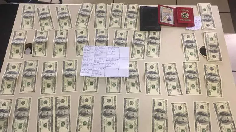 Segundo a polícia, acusados repassavam cédulas falsificadas