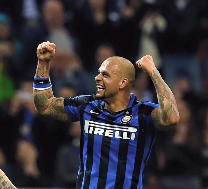 O meia Felipe Melo foi revelado nas categorias de base da Gávea e atualmente defende a Inter-ITA