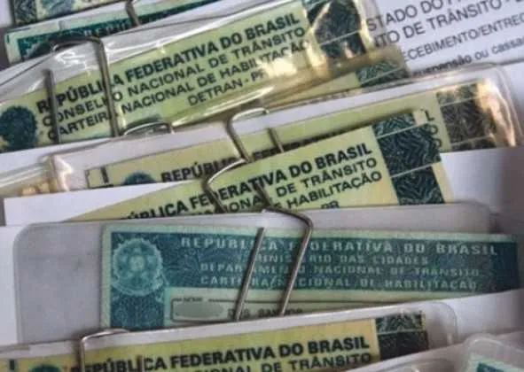 Motoristas notificados são os que excederam número de pontos em infrações permitido por lei
