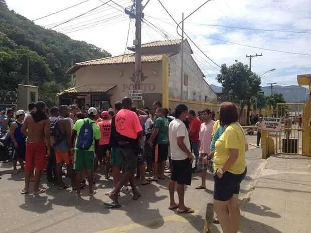 Donos de barcos fizeram manifestação na Marina de Arraial do Cabo