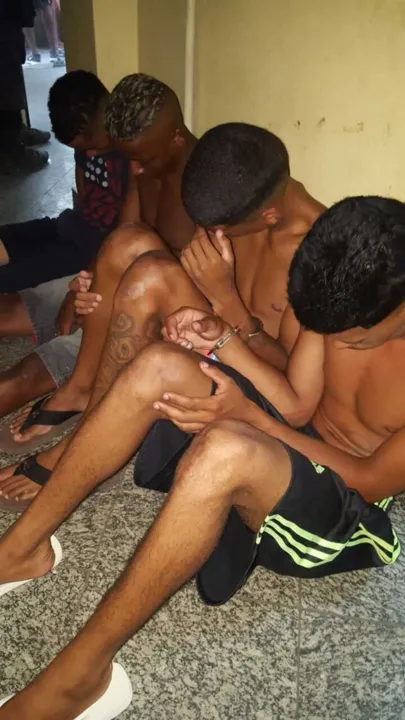 Grupo foi levado para a 74ªDP