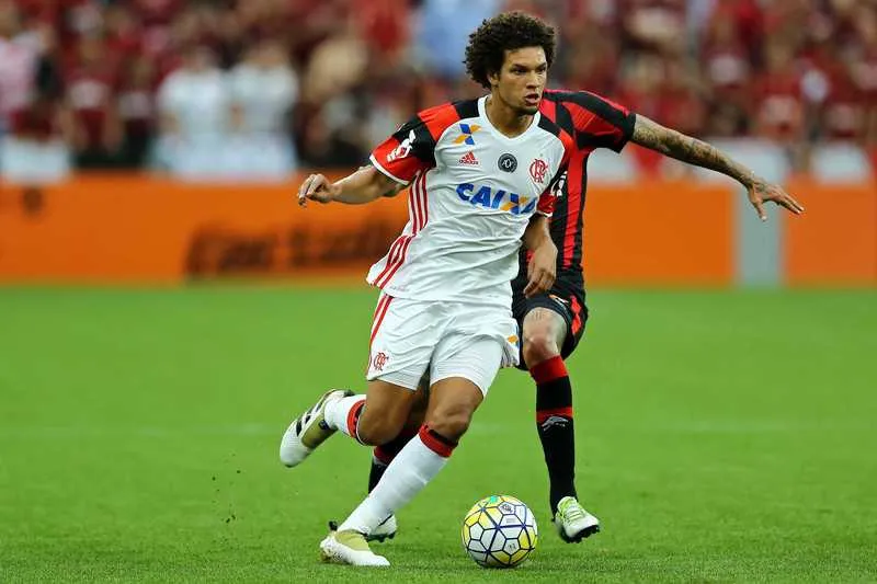 Flamengo e Atlético-PR fizeram jogo morno e ficam no empate