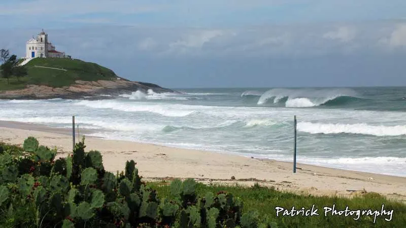 Praia da Vila é considerada perigosa por ter ondas gigantes