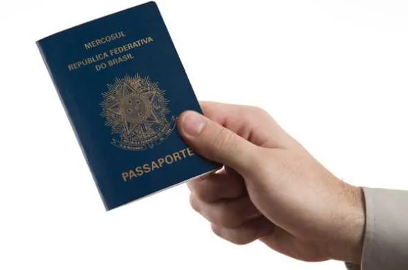 O site da PF informa que o prazo de entrega é de 6 dias úteis