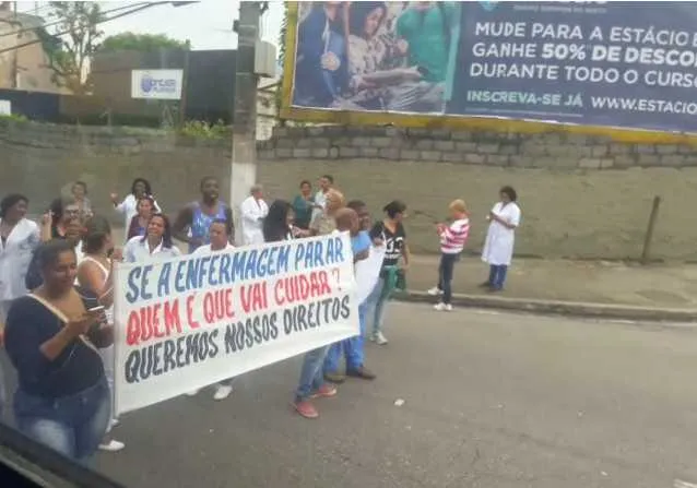 Profissionais se manifestam na Alameda