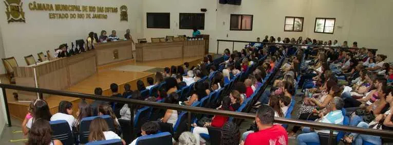  Alunos, professores e escolas receberam certificados e troféus