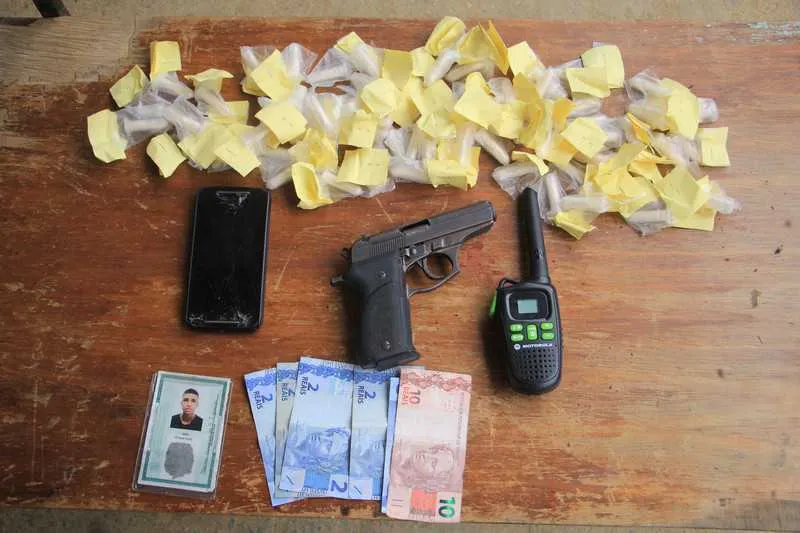 Segundo a PM, Marcos Vinicius mirou uma arma contra os agentes